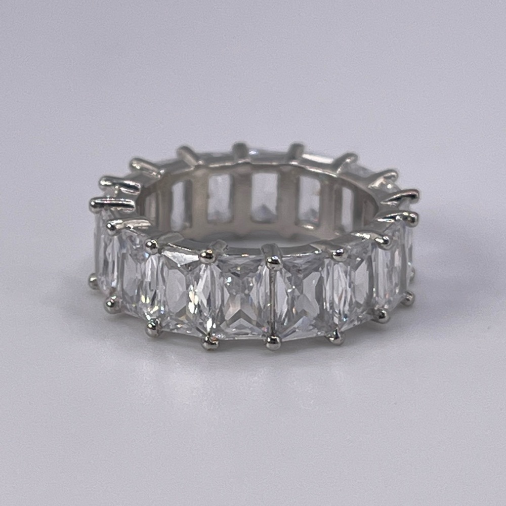 Beautiful Diamond Sliver Ring